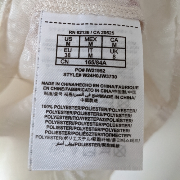 Guess Cream V-neck Chiffon Blouse Size Medium - Picture 8 of 13